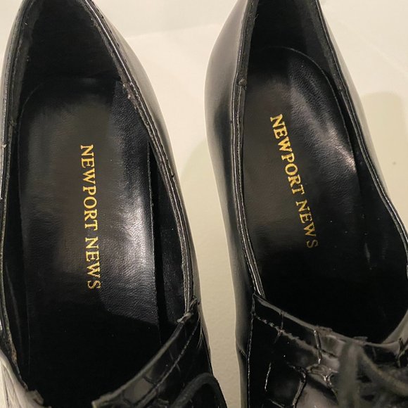 Newport News Shoes Black Croc Lace Up Pump Size 8 - Picture 2 of 9
